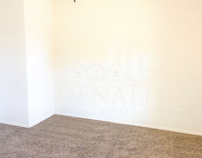 Photo - 3557 E Erie St