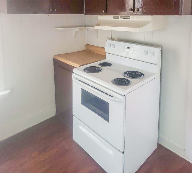 Photo - 142 Windsor Ave