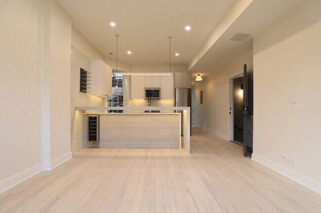 Photo - 1401 N Wicker Park Ave Unit #G