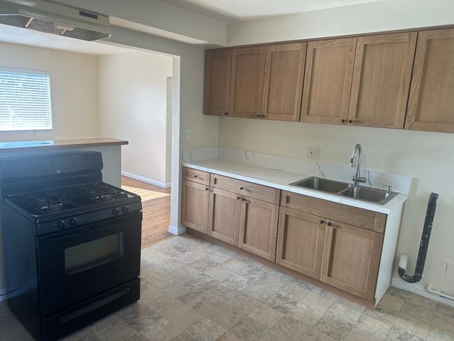 Photo - 3635 W 110th St Unidad 3635 W. 110th Street,  #3