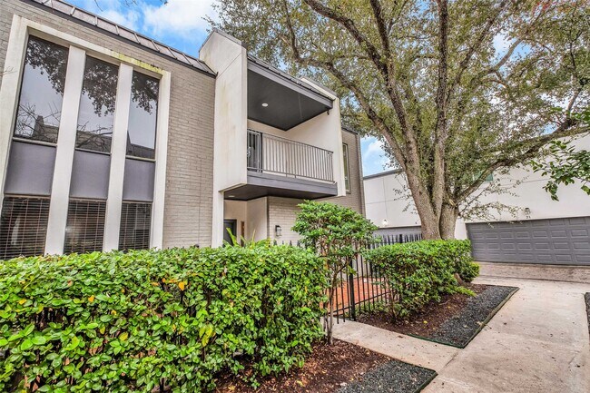 Photo - 1300 Augusta Dr