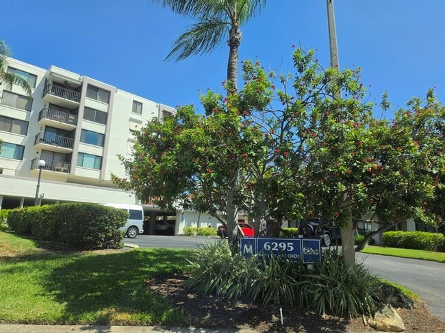 6295 Bahia Del Mar Cir Unit 111
