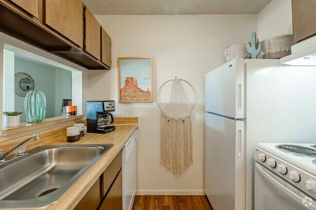 Studio - 500SF - Kitchen