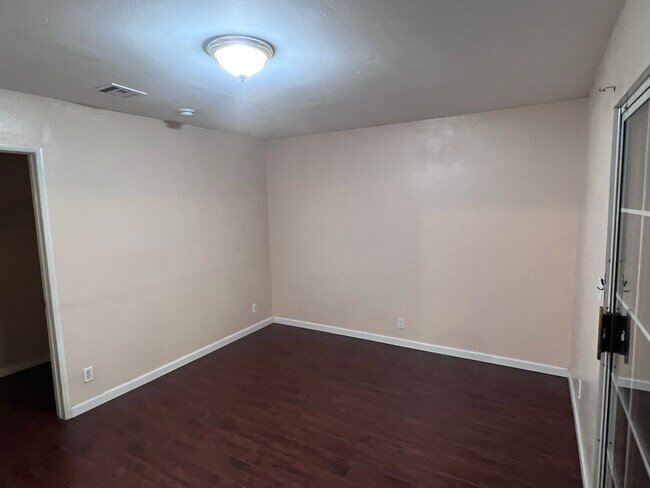 Photo - 2230 S Hickory St