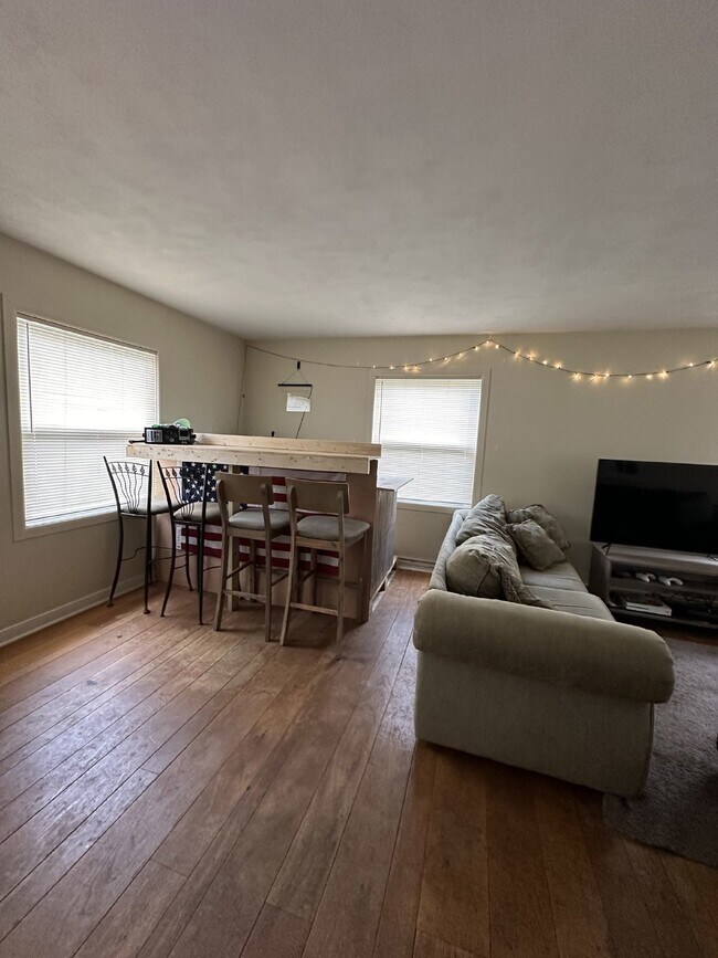 Exciting 3 Bed 1 & 1/2 Bath close to UWEC!