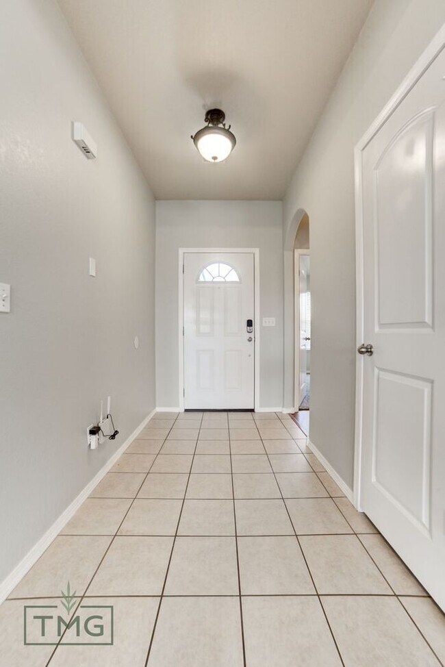 Great 3/2/2 in Owasso’s Lake Valley!