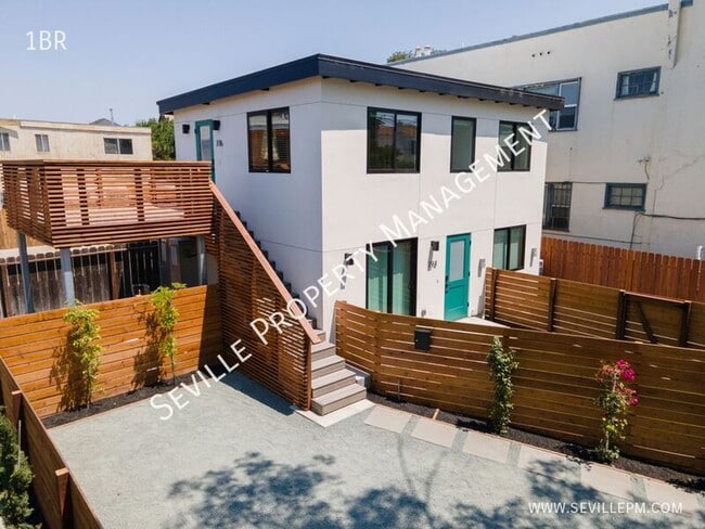 Building Photo - 776 61st St Rental