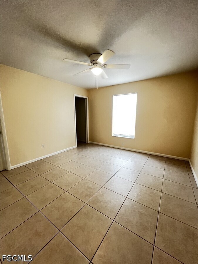 Photo - 609 SE 23rd Pl