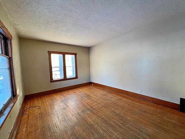 Photo - Spacious 4 bed 2 bath house $1195