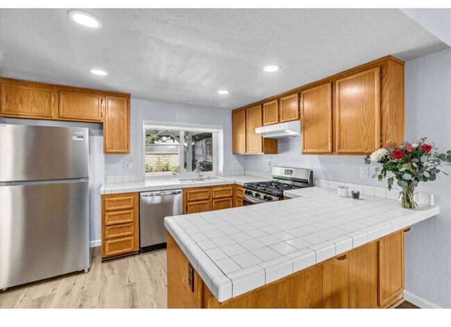 Photo - 625 Forester Ln