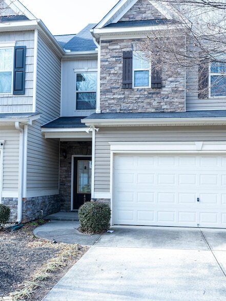 Photo - 428 Woodbark Ct