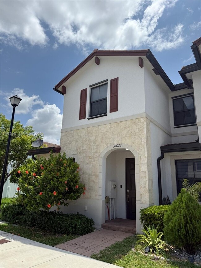 Photo - 10623 West 33rd Ct