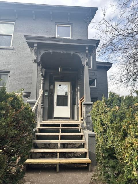 Building Photo - 417 1/2 W 4th St Rental
