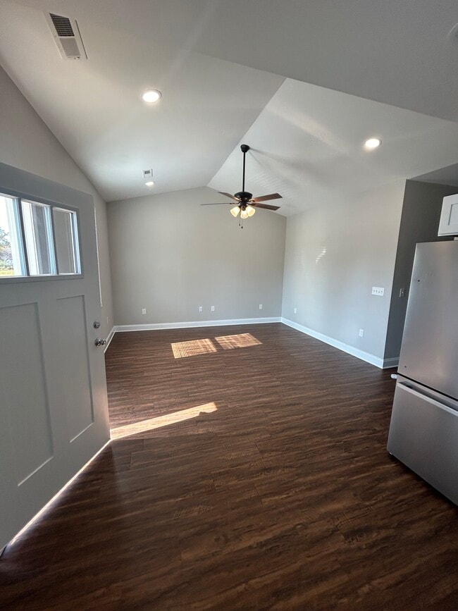 Photo - 106 Hub Greer Rd