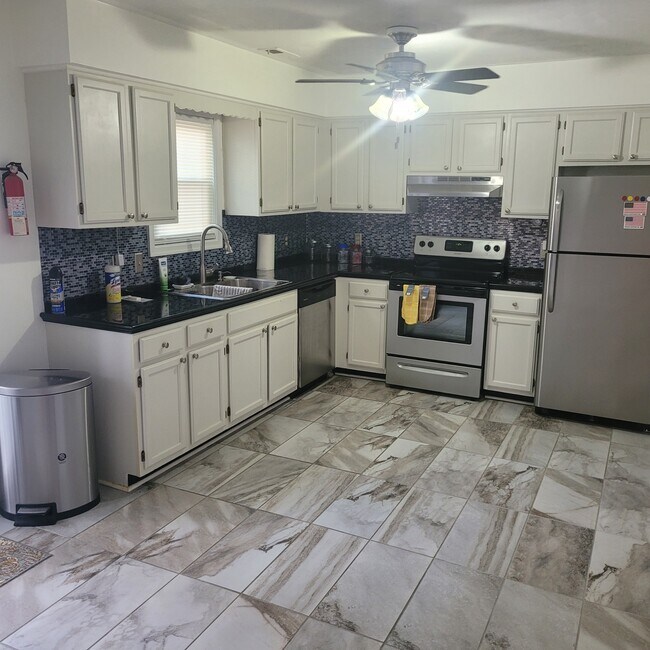 3543 Radford Cir Townhome Townhome Rental in Chesapeake VA