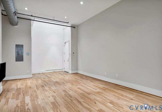 Photo - 105 E Broad St Unit 2B