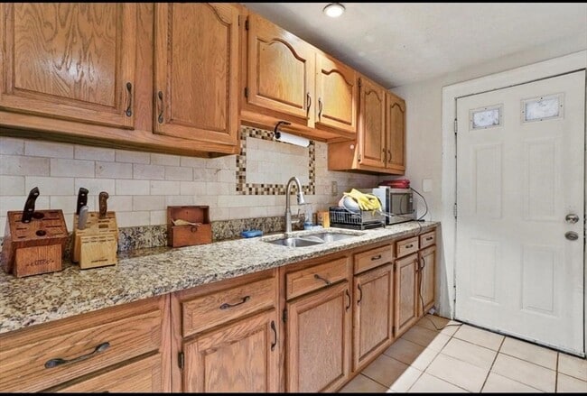 Building Photo - 30 Wall St Unit 1