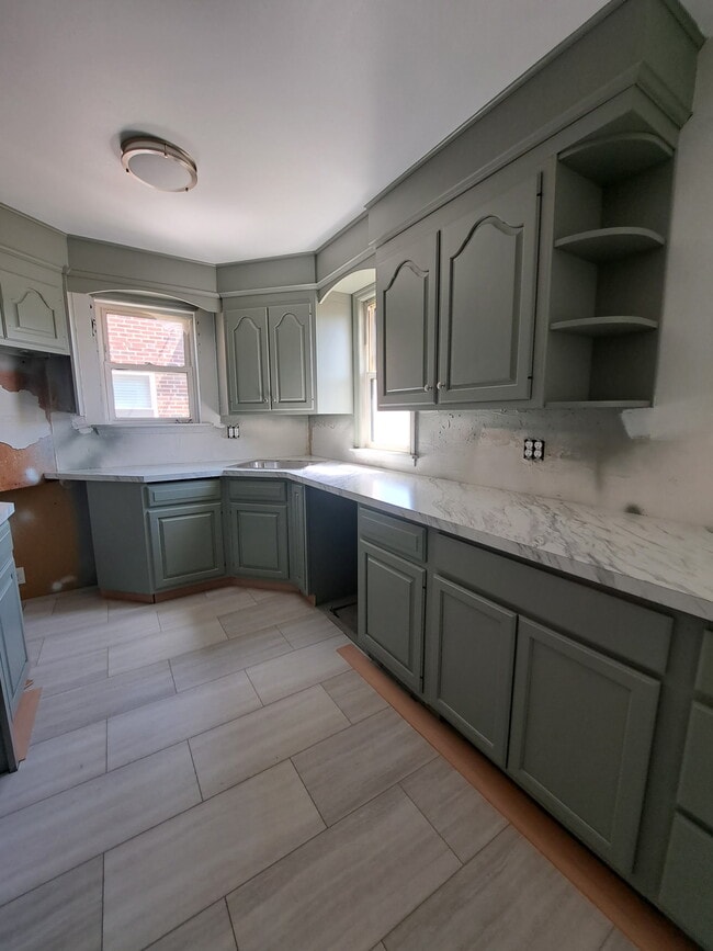 Photo - 1802 Maple St