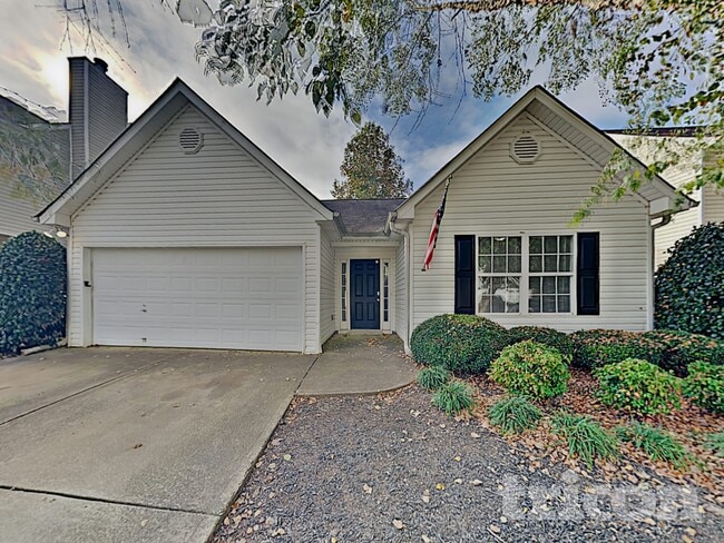 Photo - 172 Greystone Cir