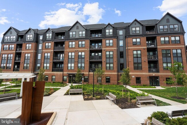 Photo - 3925 Fair Ridge Dr Unit 201