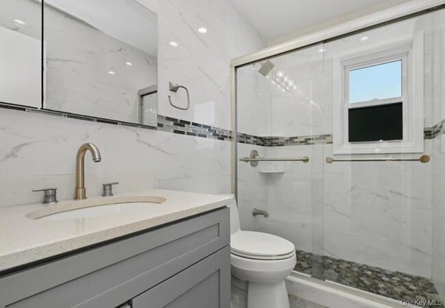 Photo - 162 Crown Ave