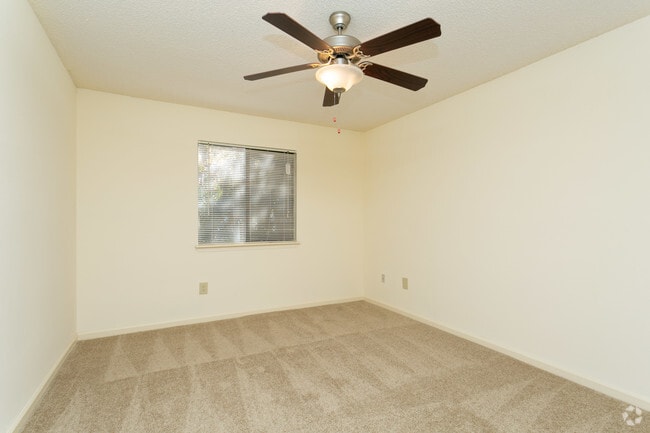 Mallard Cove Apartments
