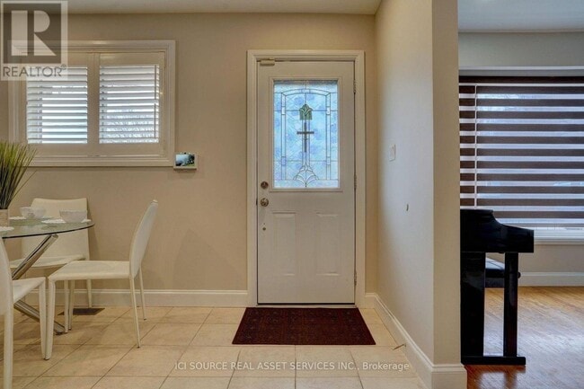 Photo - 1051 Willowdale Ave