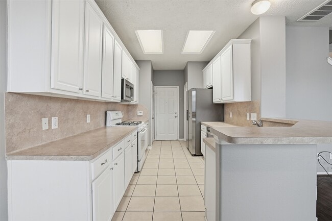 Photo - 13084 Peppergate Ln