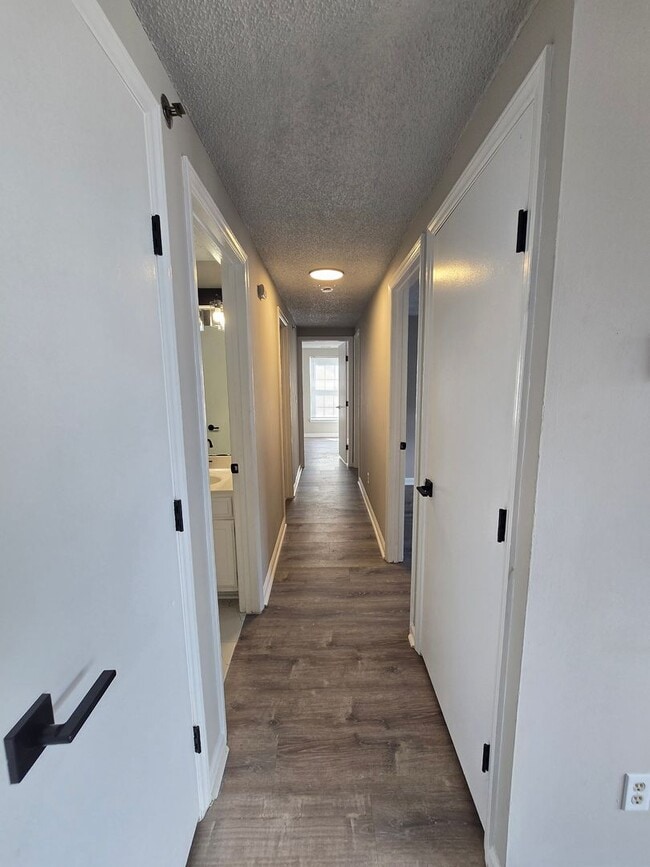 Photo - Beautiful 3 Bedroom 2 Bath Condo in Charlo... Unidad M