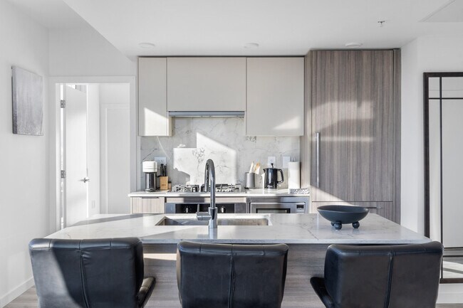 Photo - 10333-10103 103 Ave Unit ID1054524P