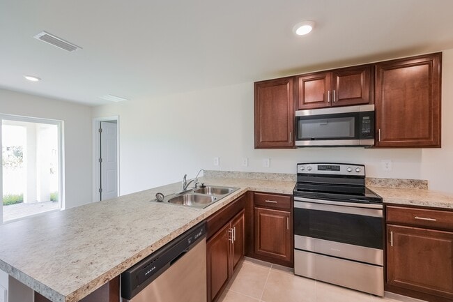 Photo - 548 Woodview Dr