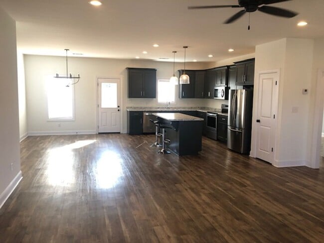 Photo - 138 Pritchard Cir