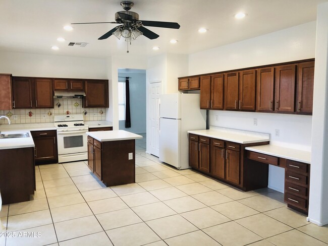 Photo - 9940 E Medina Ave