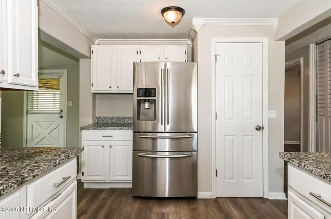 Photo - 10198 Luana Dr N