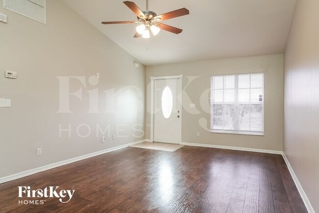 Photo - 187 Patio St