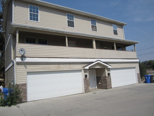 Great 3 bed 2.5 bath Townhome Style Duplex... - Great 3 bed 2.5 bath Townhome Style Duplex...