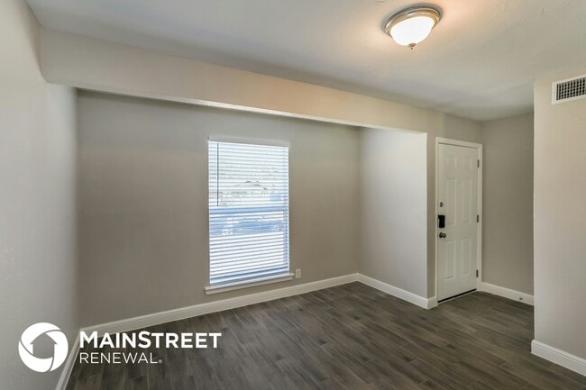 Photo - 1111 Glenn Dr