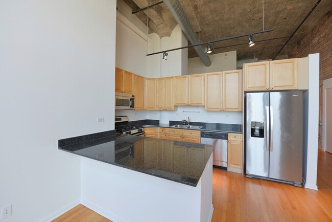 Photo - 900 N Kingsbury St Unit 940