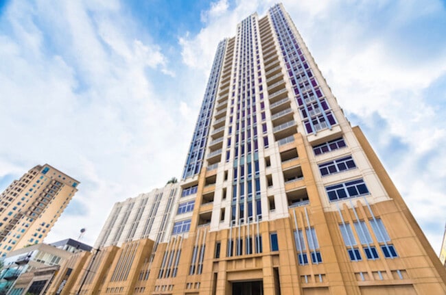 Building Photo - 1400 S Michigan Ave Unit 2004 Rental