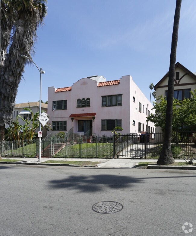 Photo - 910 S Mariposa Ave Apartments