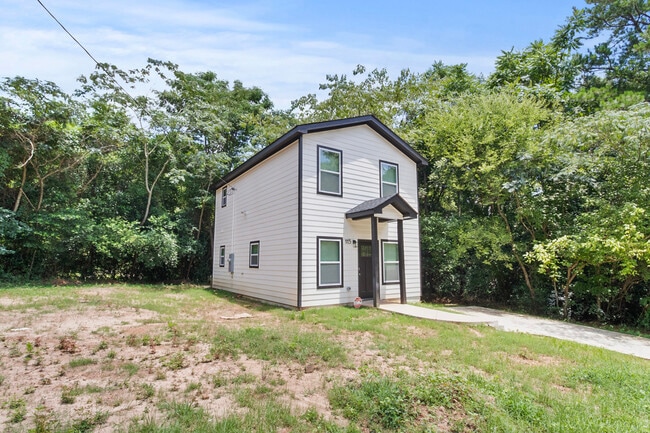 Photo - 2663 Village Green Ln