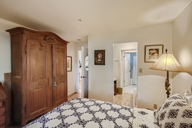 Photo - Ideal Downtown 1 BDR Close to Shops & Trails