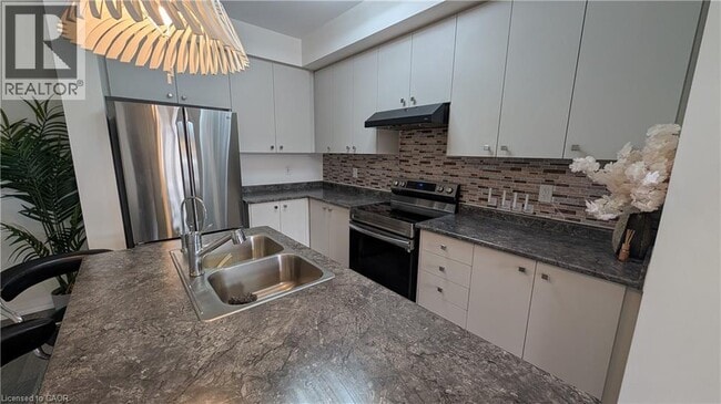 Photo - 17 Granville Cres