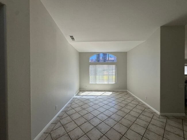Photo - 805 Alpine Ct
