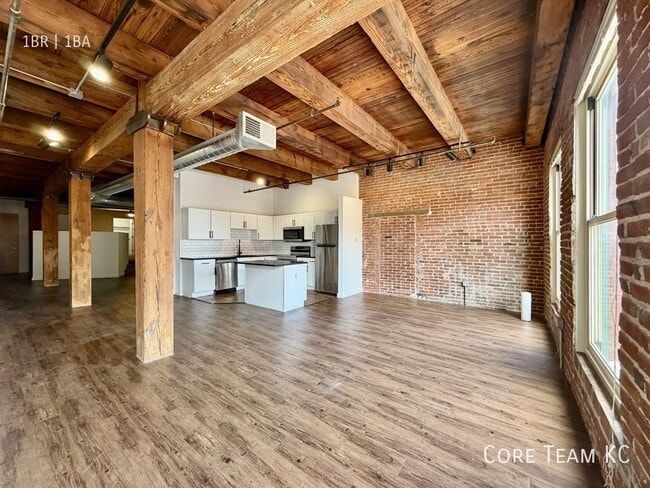 Building Photo - 204 Walnut St Unit 311