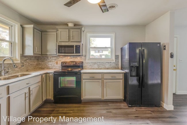 3 br, 1.5 bath House - 104 Marshall Court - 3 br, 1.5 bath House - 104 Marshall Court