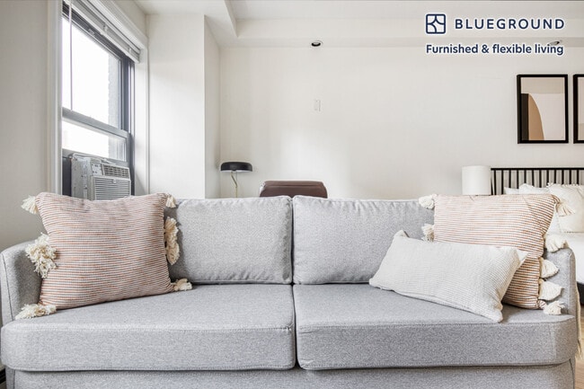 Photo - 1400 N Lake Shore Dr Unit FL5-ID553