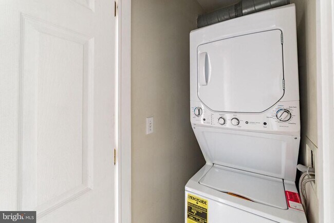 Photo - 1909 Green St Unit 2N