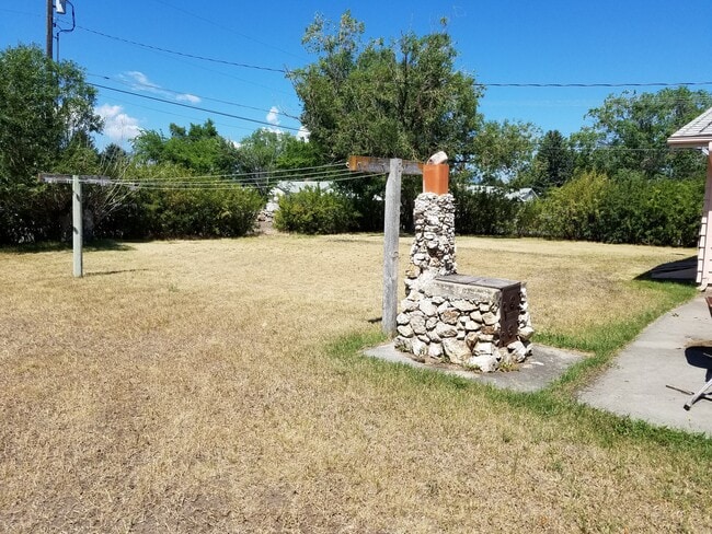 Photo - 315 N Oak St