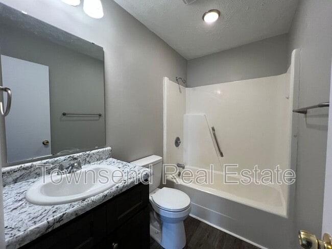 Photo - 1437 Ireland Dr